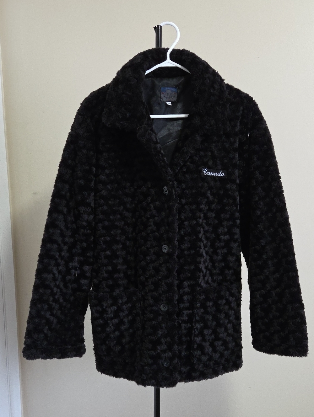 Northern Lifestyle Cozy Black Jacket with 'Canada' Embroidery